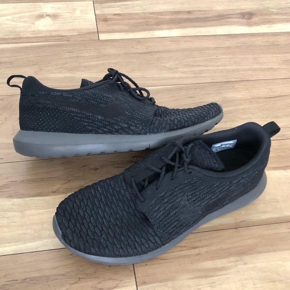 Men’s Nike athletic shoes